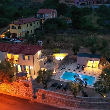 Villa Pinia Vrbnik (Primorje-Gorski Kotar)