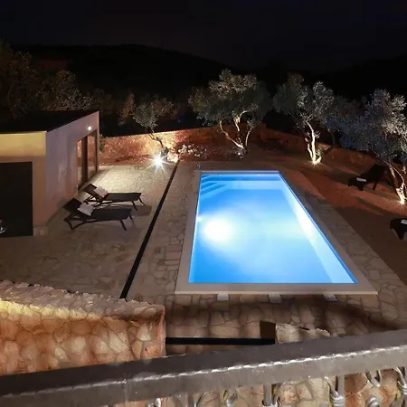 Villa Pinia Vrbnik (Primorje-Gorski Kotar)