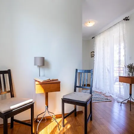 Pinia * Vrbnik (Primorje-Gorski Kotar)