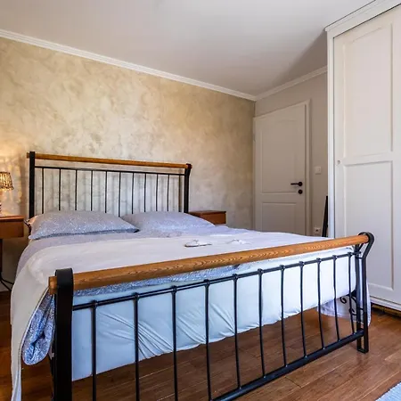 Pinia Villa