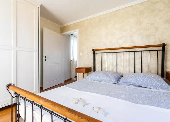 Pinia Villa *