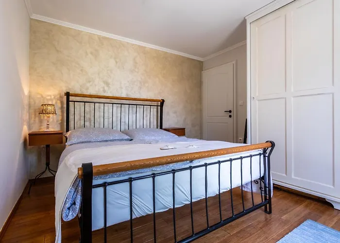 Pinia Villa